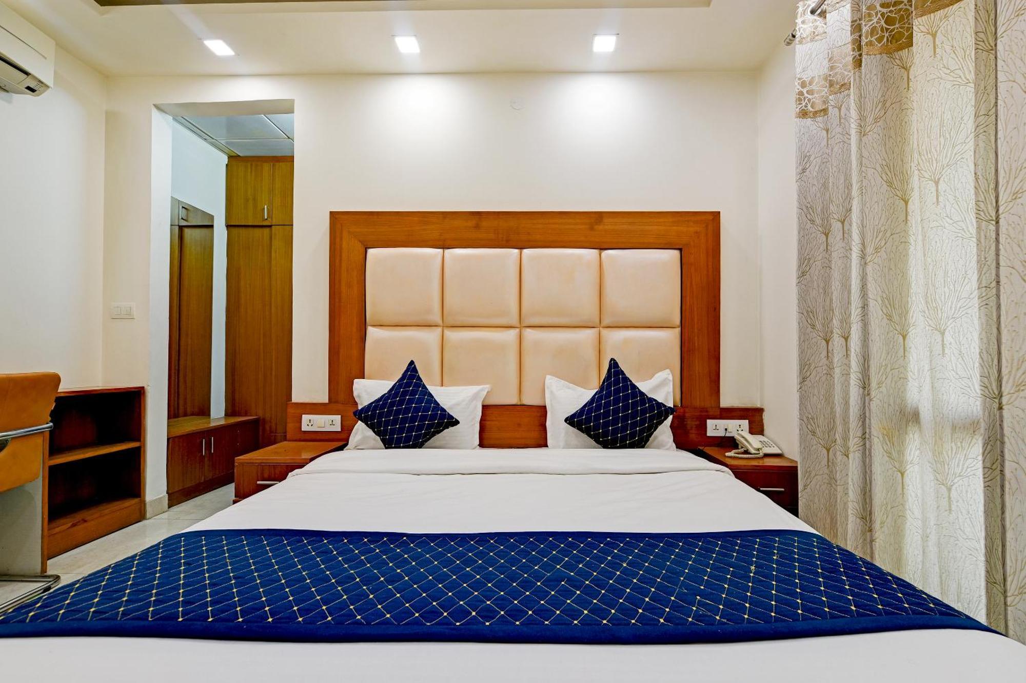 Hotel Leaf 9 Boutique, Near Golf Course Road And Galleria Market Ґурґаон Екстер'єр фото