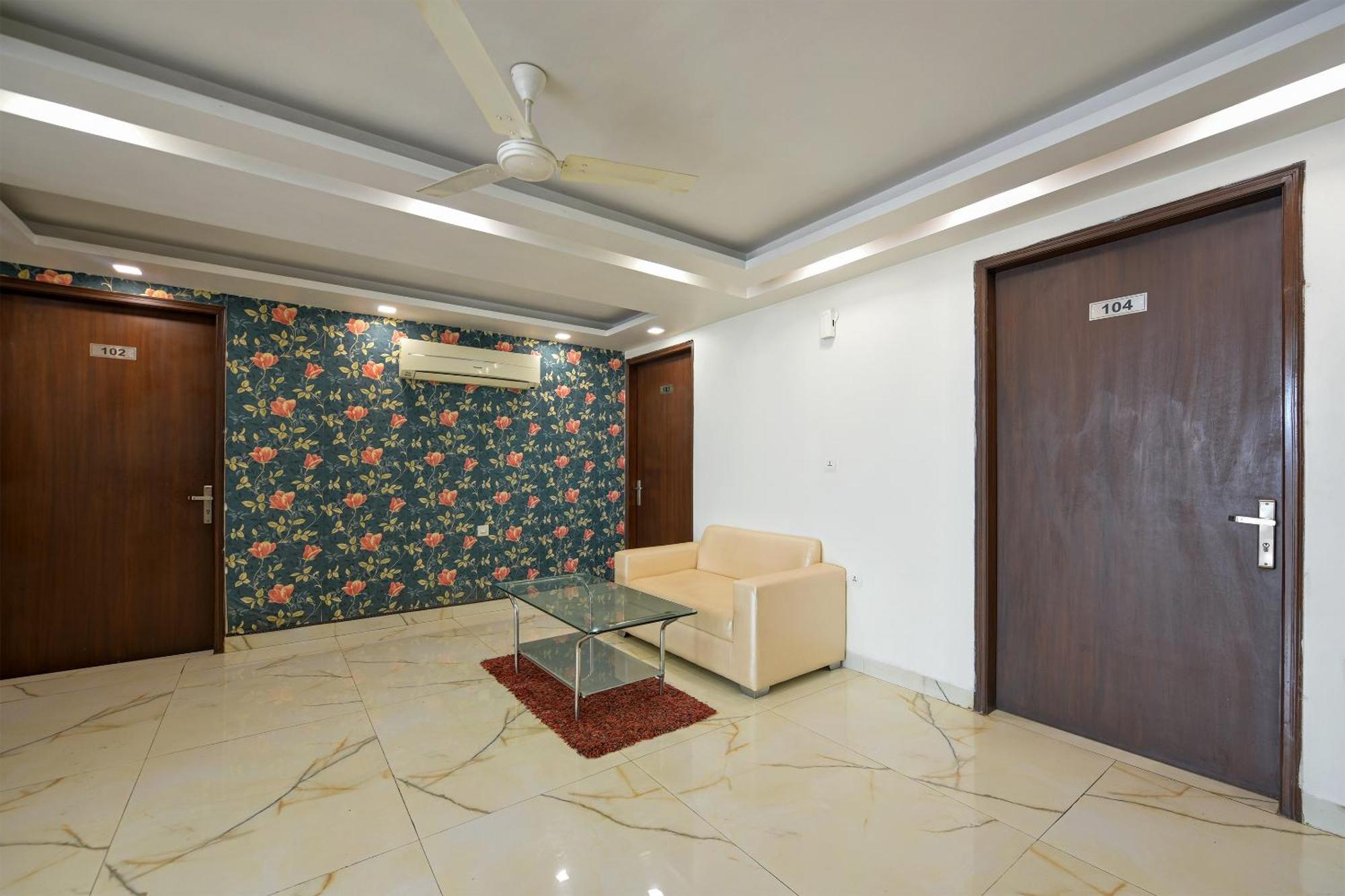 Hotel Leaf 9 Boutique, Near Golf Course Road And Galleria Market Ґурґаон Екстер'єр фото