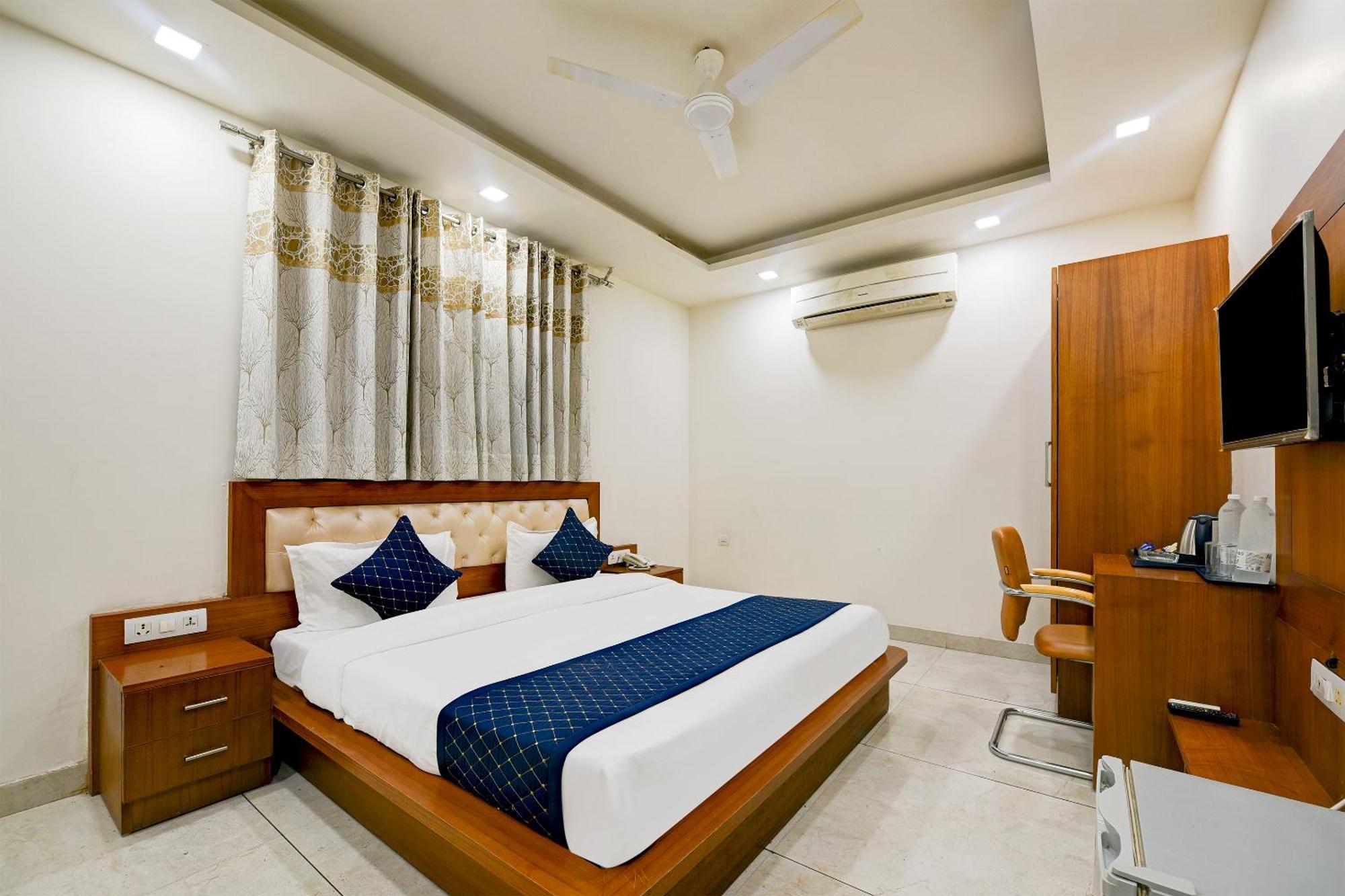 Hotel Leaf 9 Boutique, Near Golf Course Road And Galleria Market Ґурґаон Екстер'єр фото
