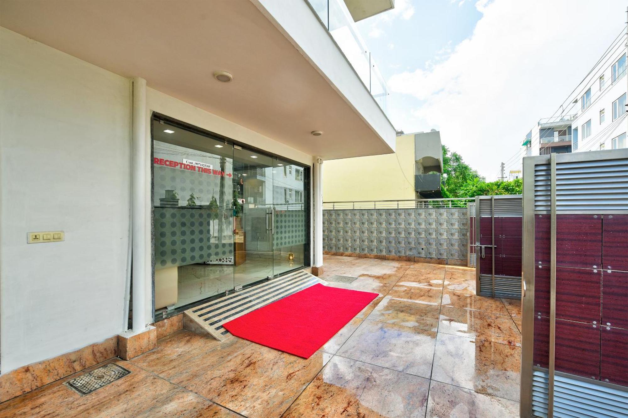 Hotel Leaf 9 Boutique, Near Golf Course Road And Galleria Market Ґурґаон Екстер'єр фото