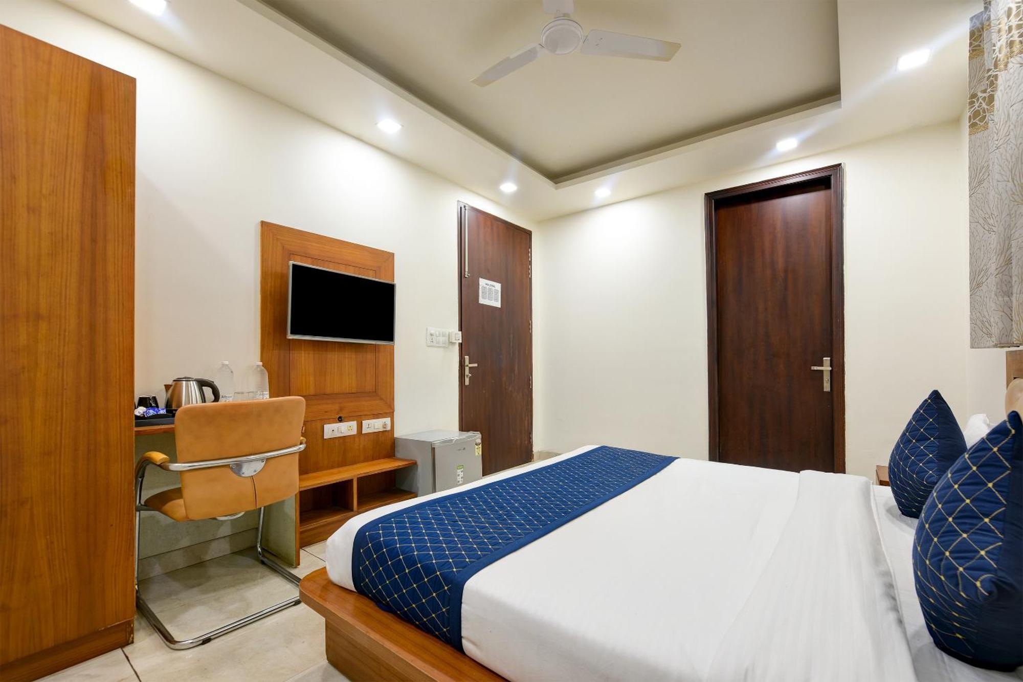 Hotel Leaf 9 Boutique, Near Golf Course Road And Galleria Market Ґурґаон Екстер'єр фото
