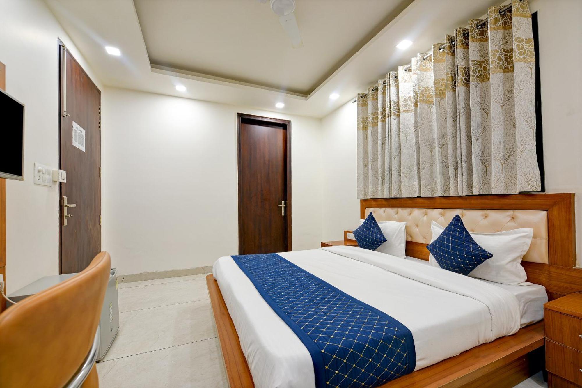 Hotel Leaf 9 Boutique, Near Golf Course Road And Galleria Market Ґурґаон Екстер'єр фото