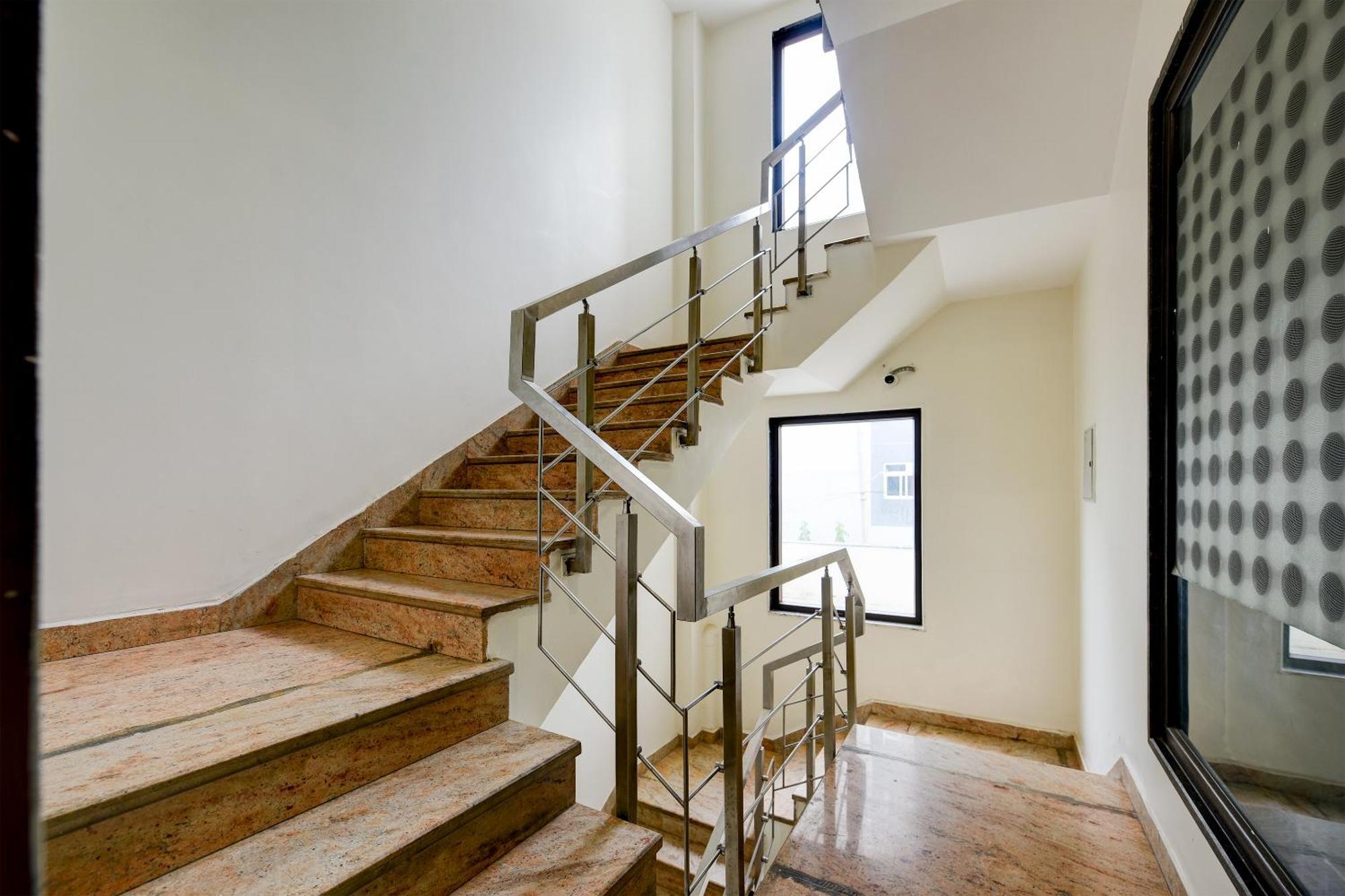 Hotel Leaf 9 Boutique, Near Golf Course Road And Galleria Market Ґурґаон Екстер'єр фото
