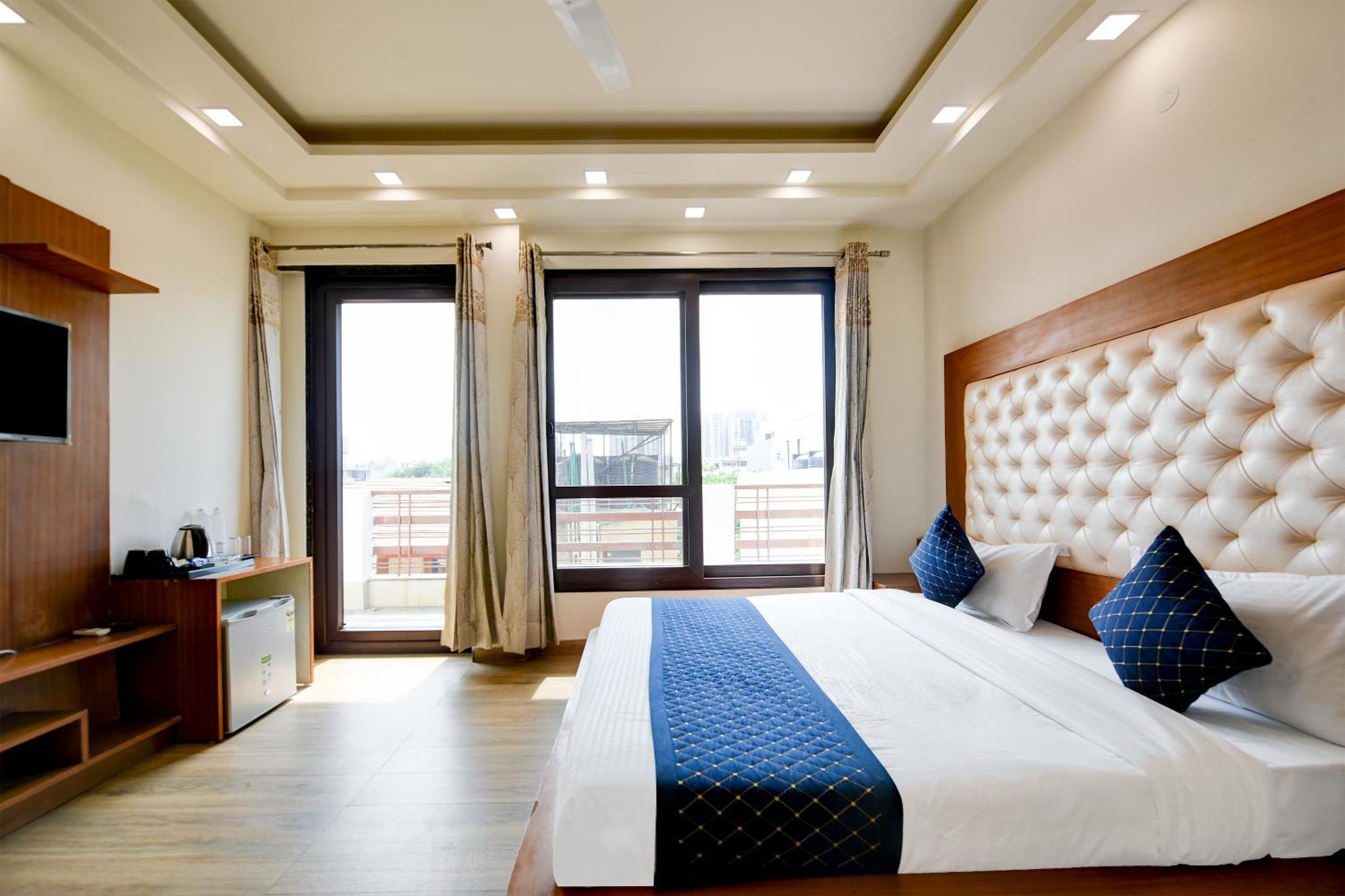 Hotel Leaf 9 Boutique, Near Golf Course Road And Galleria Market Ґурґаон Екстер'єр фото