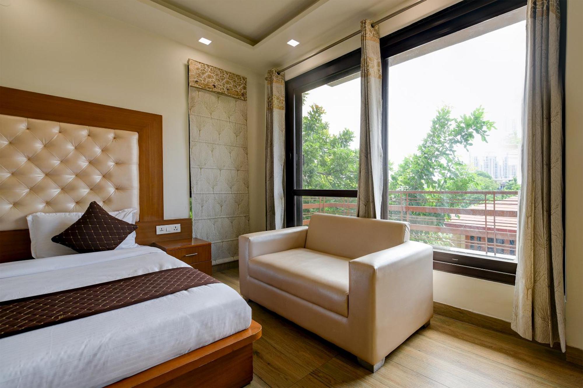 Hotel Leaf 9 Boutique, Near Golf Course Road And Galleria Market Ґурґаон Екстер'єр фото