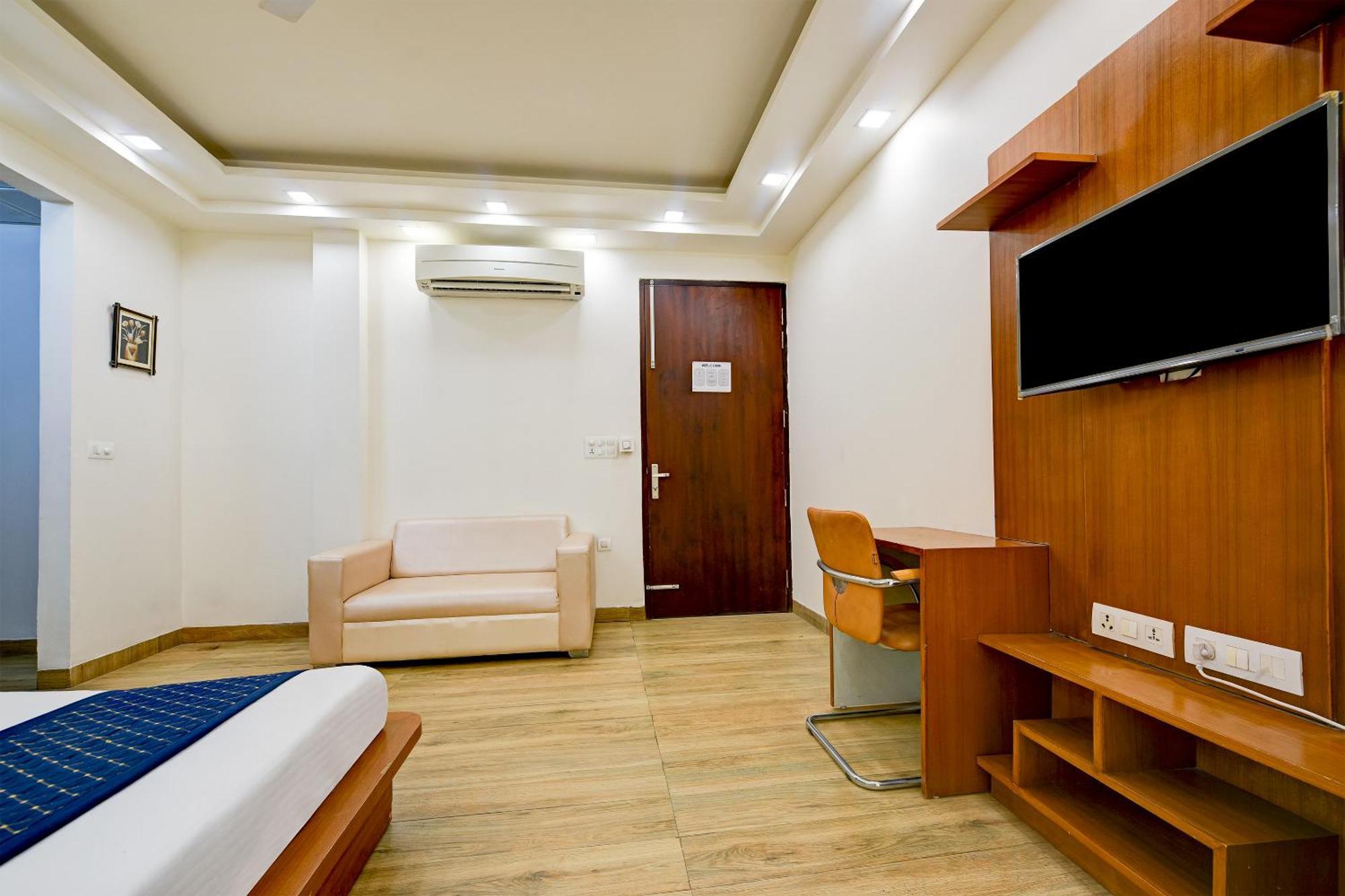 Hotel Leaf 9 Boutique, Near Golf Course Road And Galleria Market Ґурґаон Екстер'єр фото