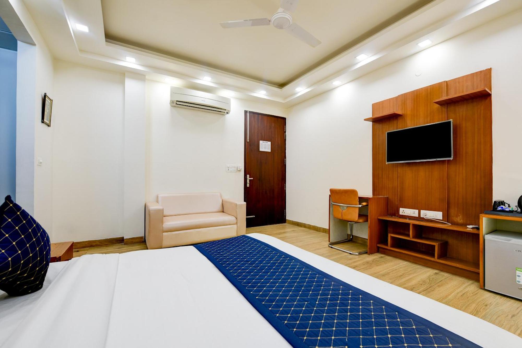 Hotel Leaf 9 Boutique, Near Golf Course Road And Galleria Market Ґурґаон Екстер'єр фото
